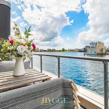 Отель Schwimmendes Haus Hygge Ольпениц Экстерьер фото